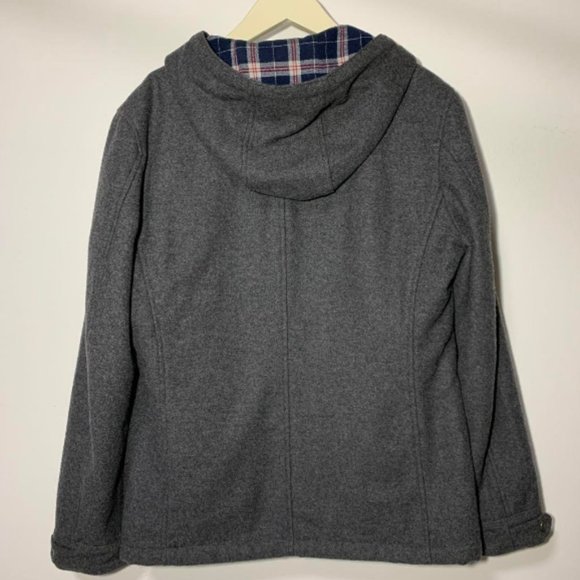 black jacket - Picture 2 of 7